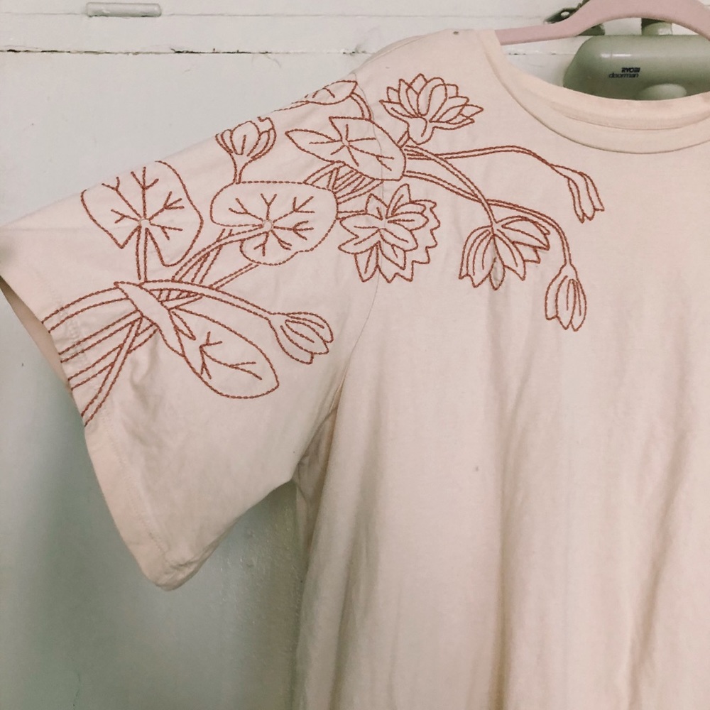 EMBROIDERED Lou & Grey Botanical T-Shirt